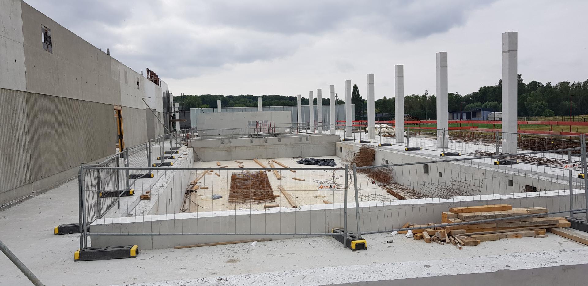 élévation des murs du R+1 et des poutres du mur rideau