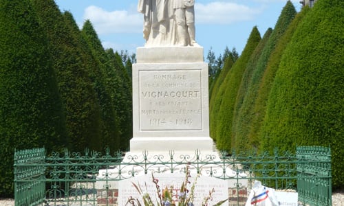 Monument aux morts vignacourt